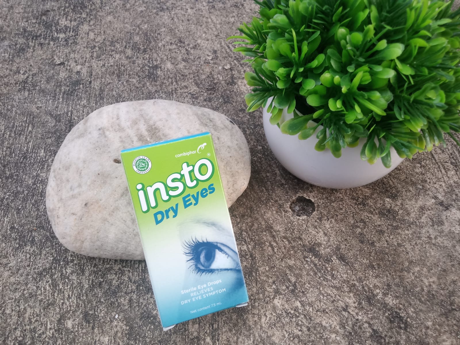 insto dry eyes untuk mata kering